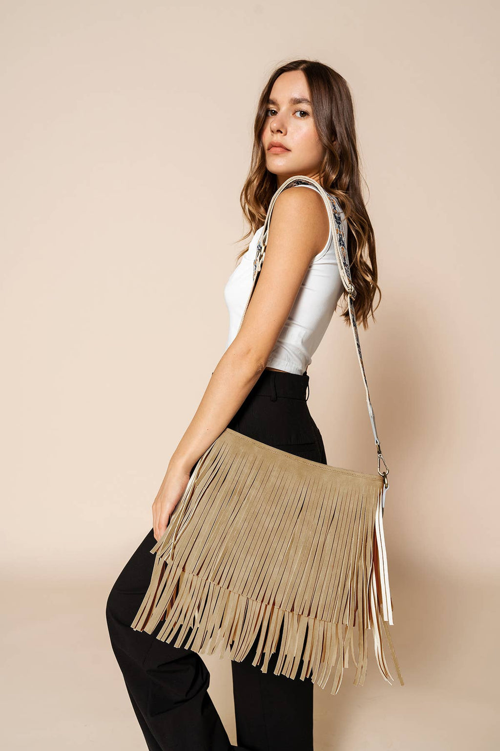 Sadie Suede Fringe Crossbody w/ Guitar Strap | M2045
